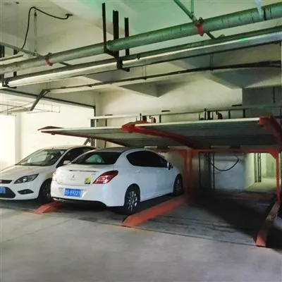 طابق أرضي شاهق الارتفاع من طابقين بنظام رفع وموقف سيارات متحرك